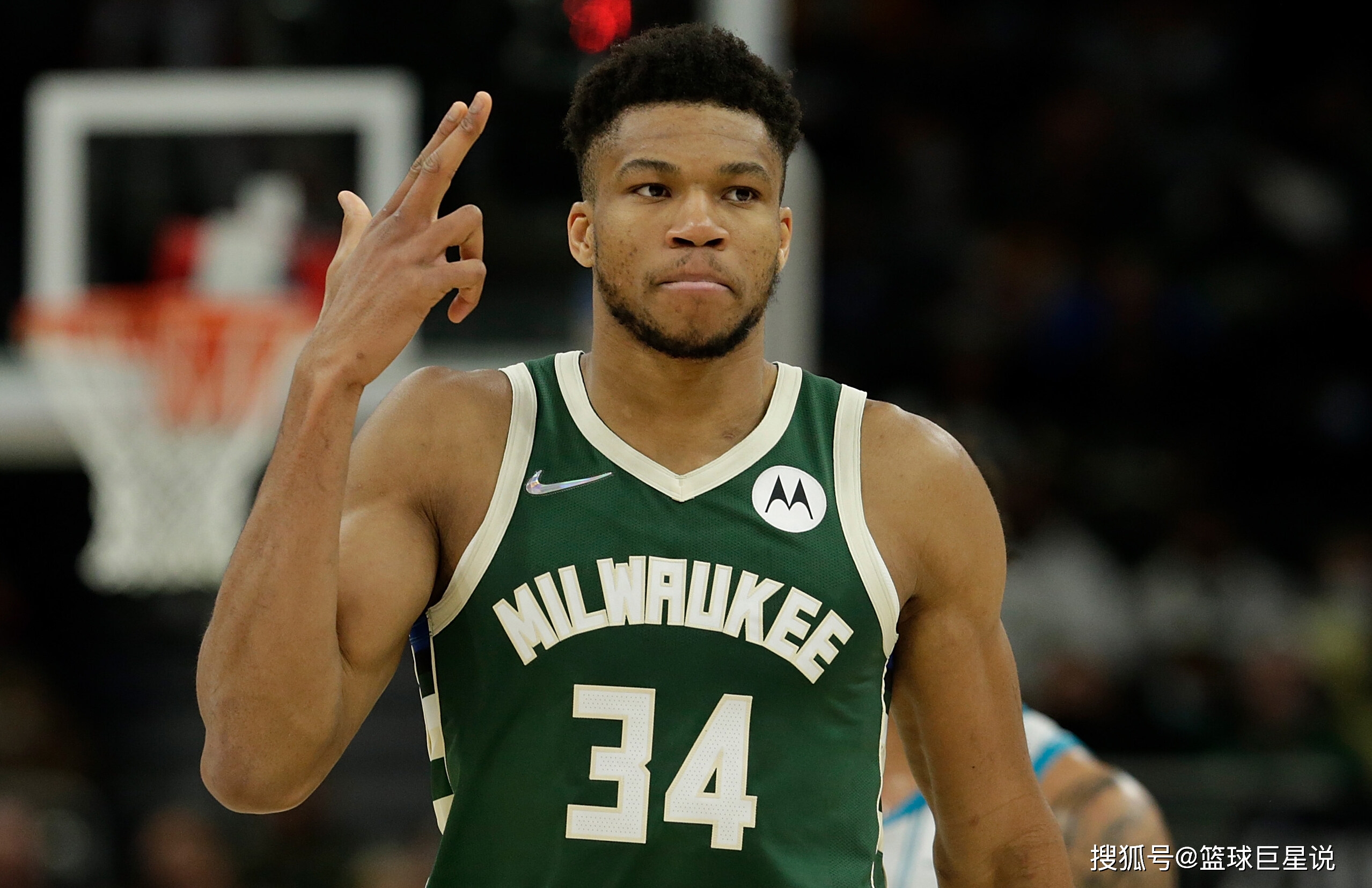 包含NBA常规赛雄鹿客场116-114险胜独行侠字母哥30+8+6弗拉格空砍26分的词条  第1张