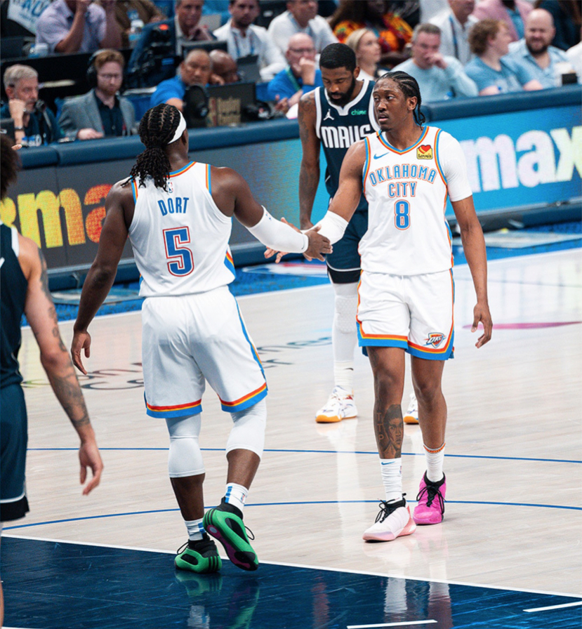 包含NBA常规赛湖人客场92-121惨败雷霆亚历山大30+9东契奇19+7+7的词条  第2张