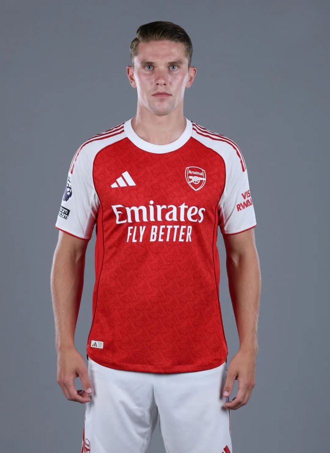 哲凯赖什进入阿森纳对阵热刺名单球员很快上演首秀的简单介绍  第1张