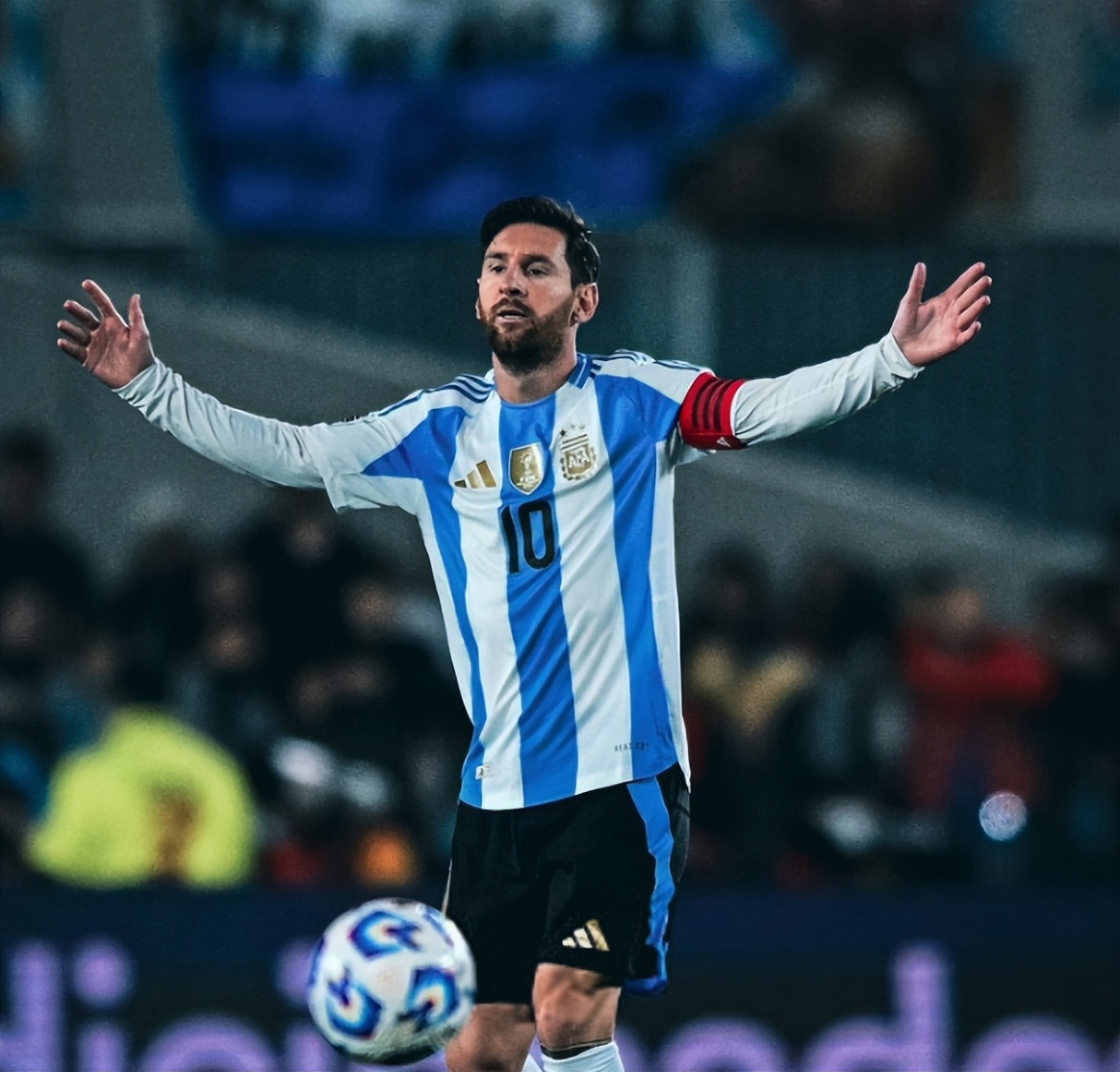 梅西不满球队战平帕尔梅拉斯赛后失落离场的简单介绍