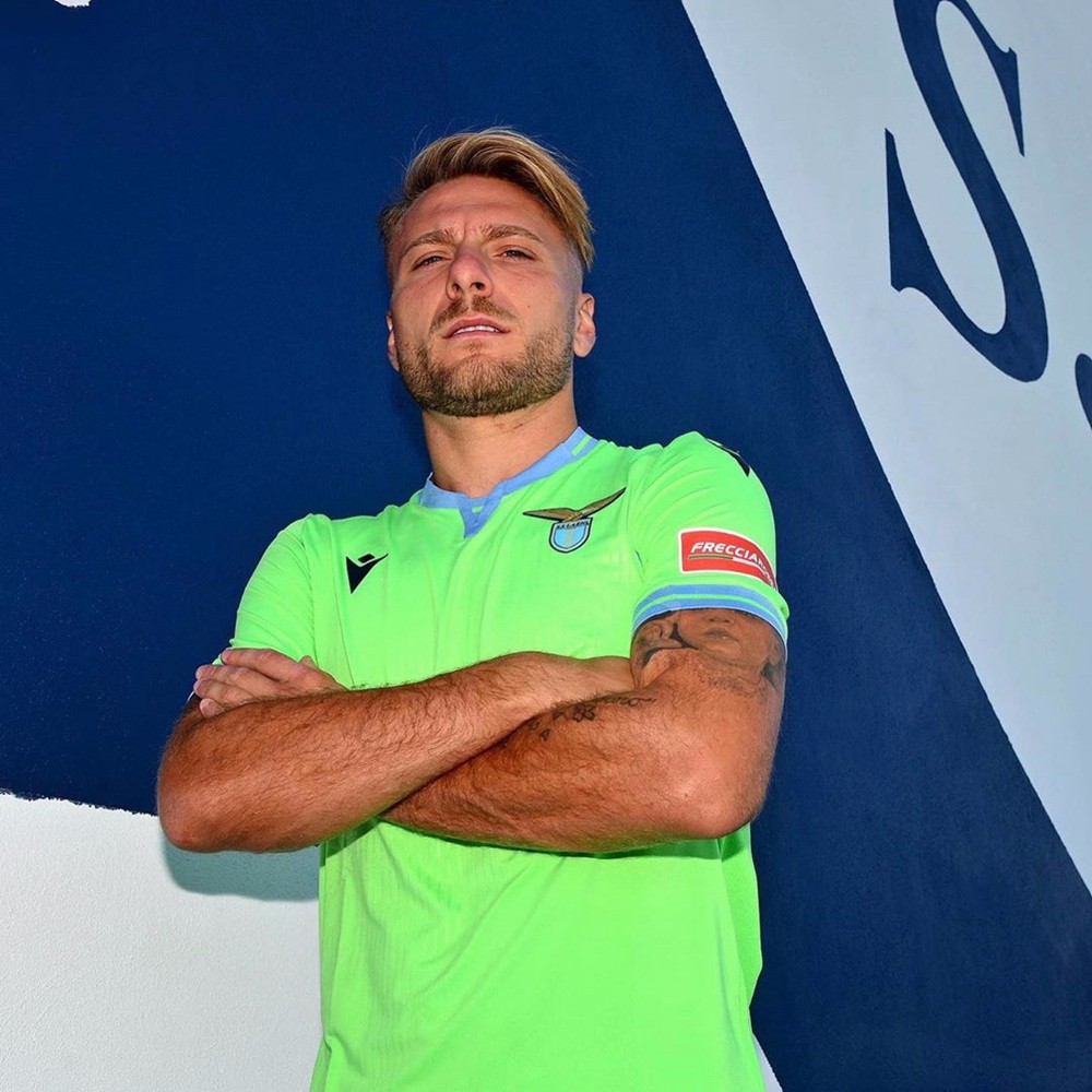 关于李现获赠皇马新赛季10号球衣蓝色第二客场球衣的信息