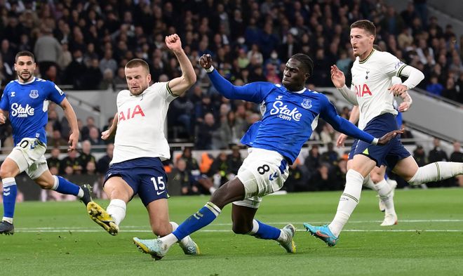 埃弗顿VS莱斯特城保级生死战高清在线直播地址的简单介绍