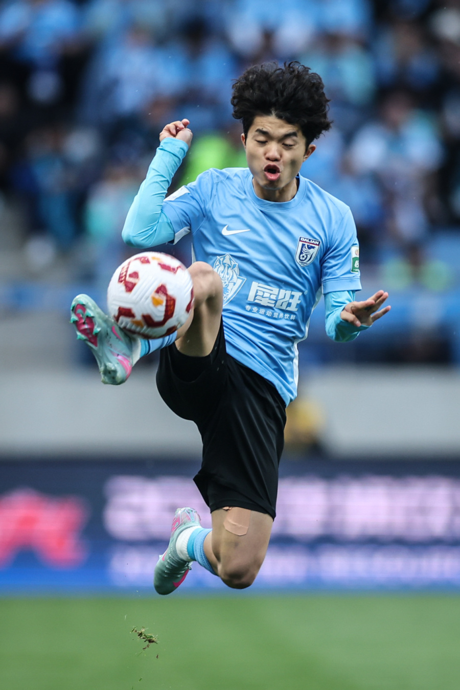中超“鲁沪之战”看点十足申花折损头号射手的简单介绍