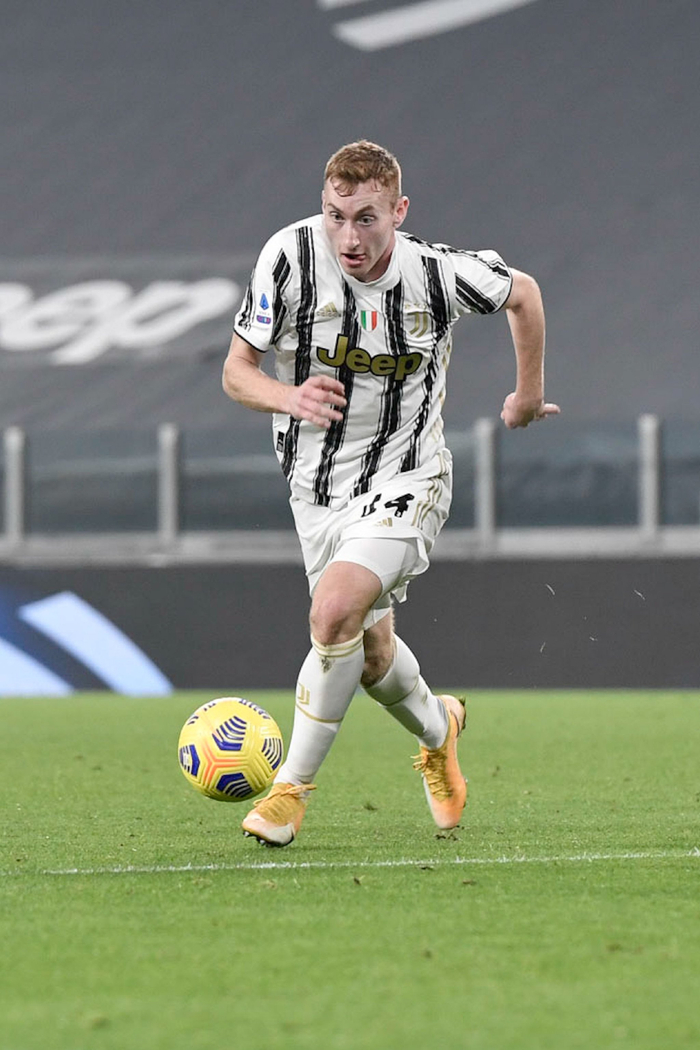 关于尤文图斯将11名球员列入出售名单斑马军团希望更新阵容的信息