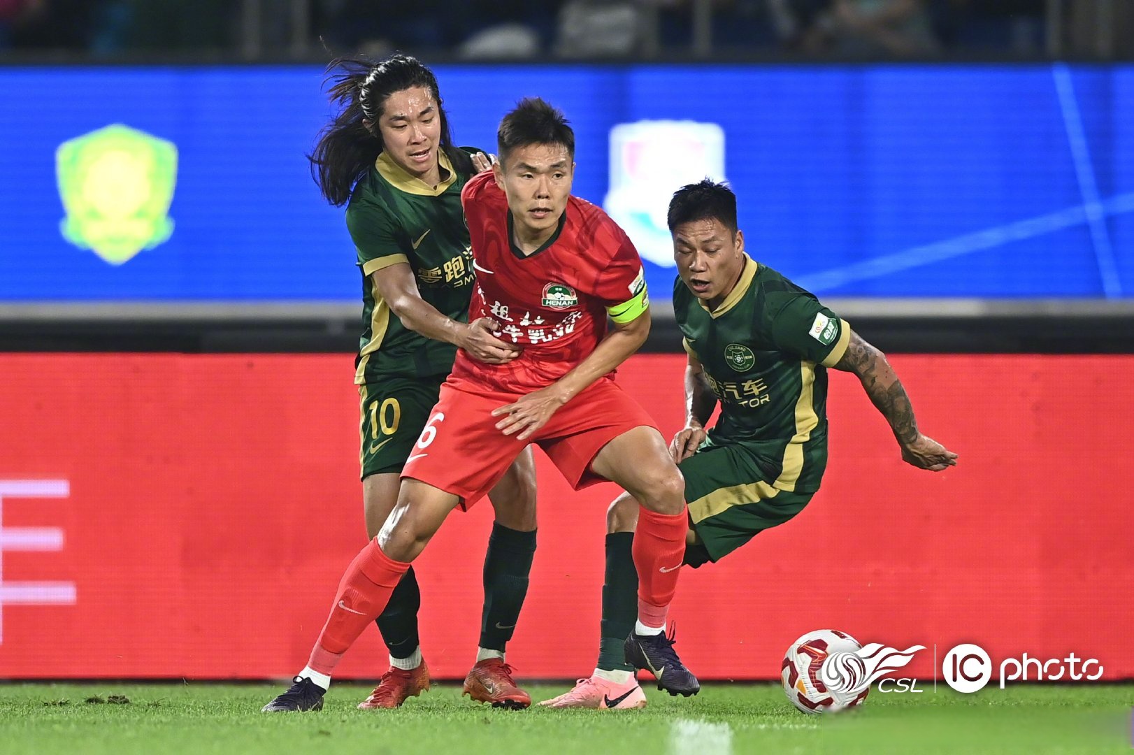 中超浙江队2-2上海海港加布里埃尔传射建功弗兰克头球绝平的简单介绍