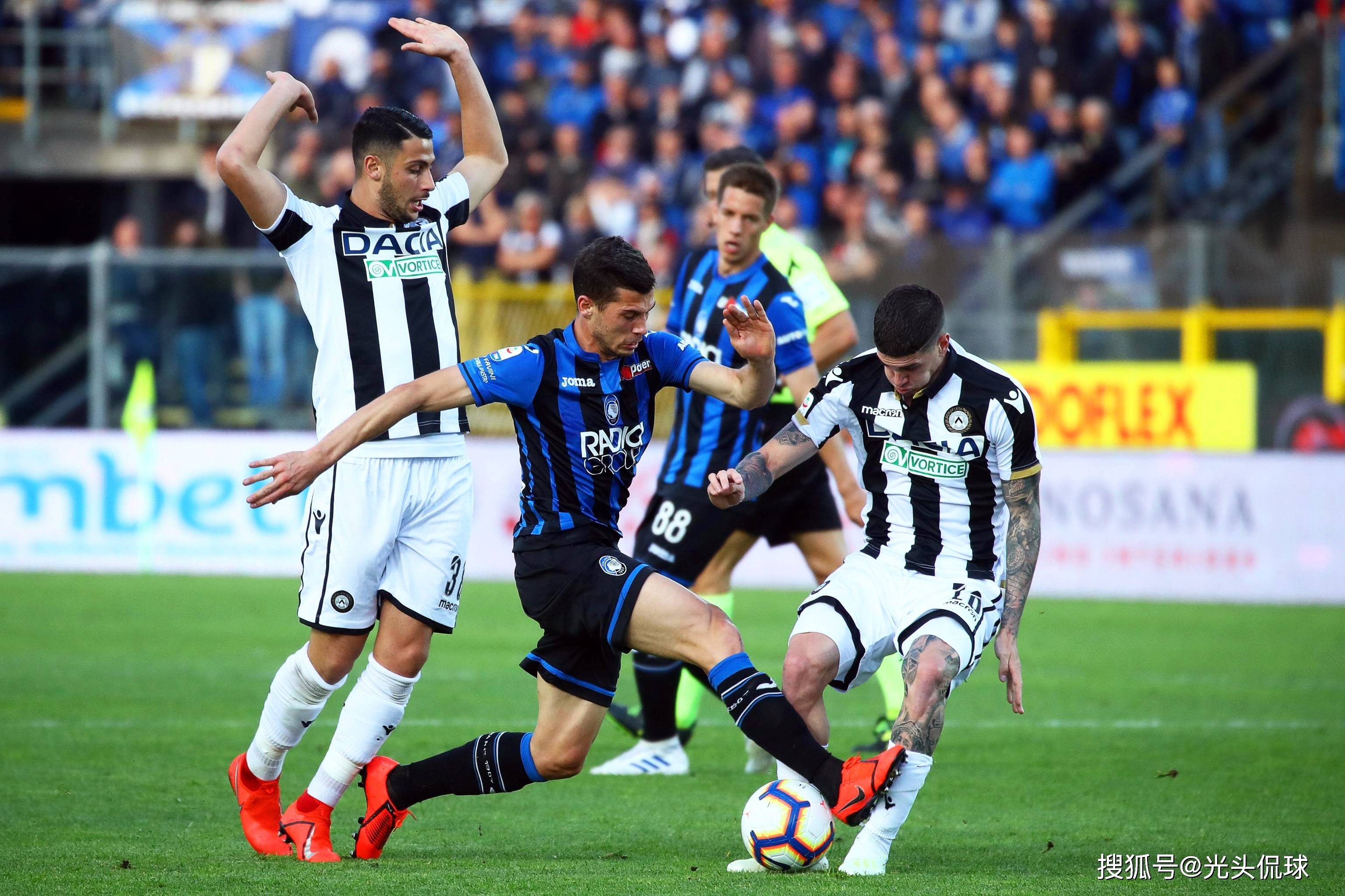 NCAA:辛辛那提大学VS东密歇根的简单介绍  第1张