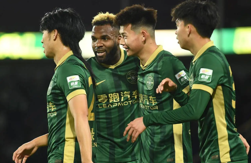 中超青岛海牛0-3浙江队米特里策首秀贡献两射一传王钰栋破门的简单介绍 第1张 中超青岛海牛0-3浙江队米特里策首秀贡献两射一传王钰栋破门的简单介绍 第1张