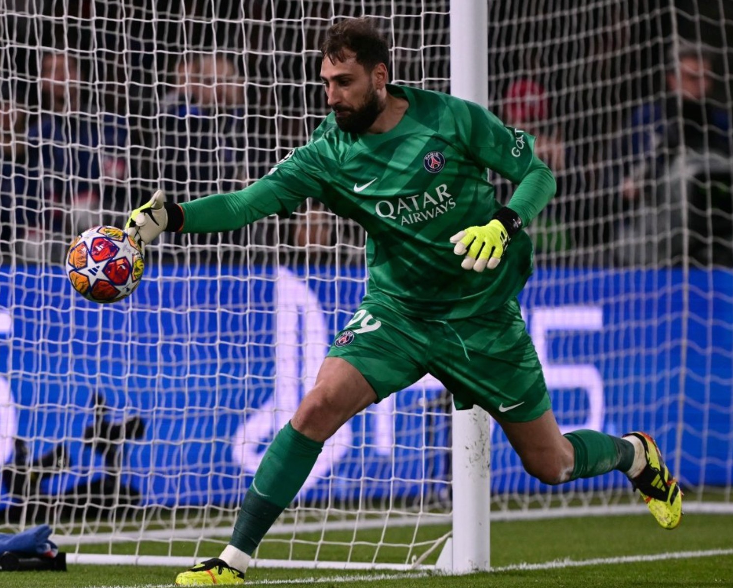 关于曼城关注多纳鲁马蓝月军团已经计划升级门将位置的信息