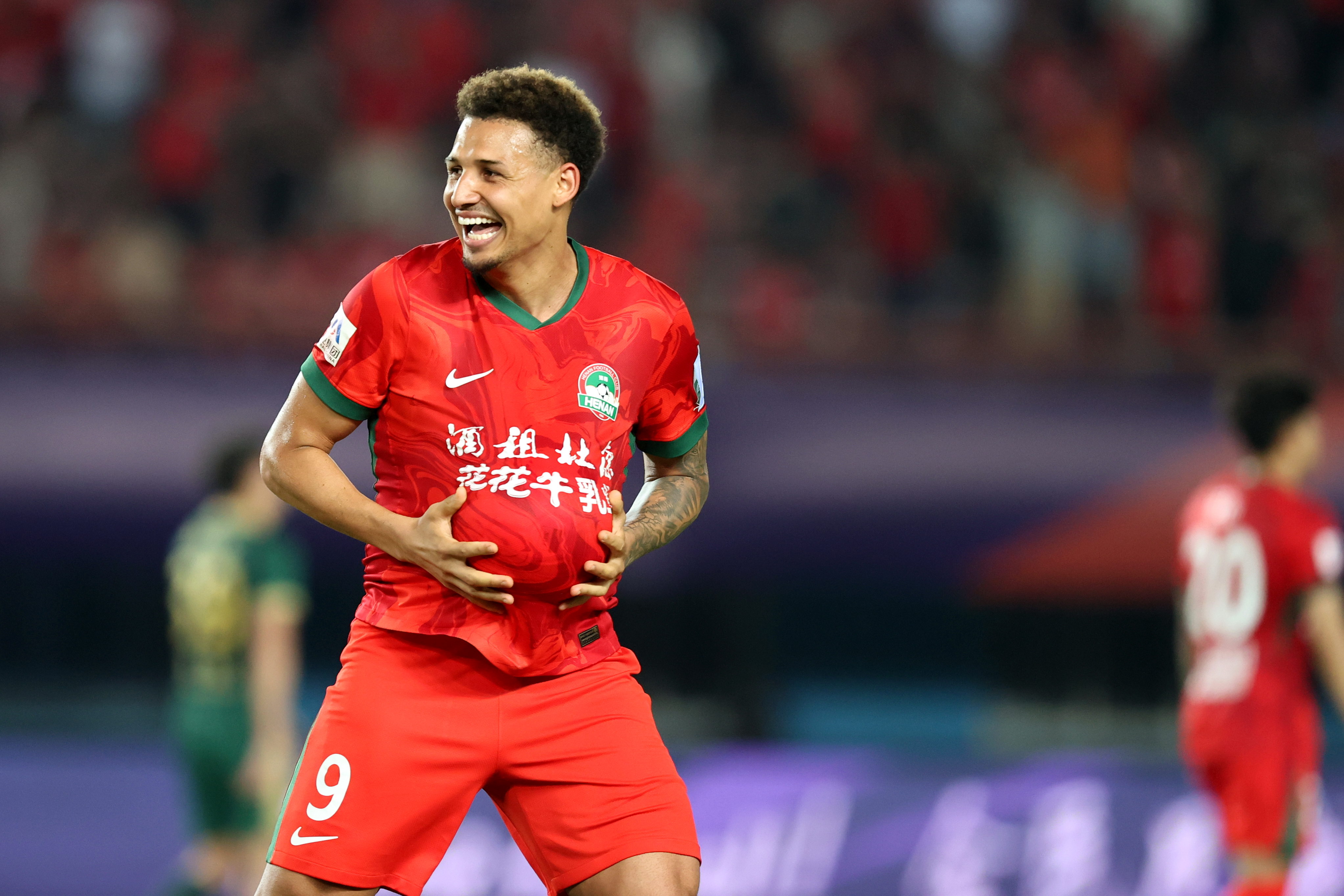 足协杯广东广州豹2-2深圳新鹏城夏达龙双响萨卡里亚传射的简单介绍  第1张