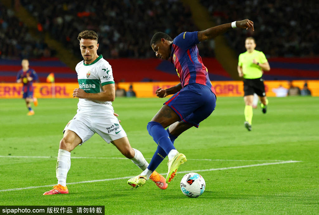 包含西甲巴塞罗那3-1埃尔切巴萨重返第二的词条  第2张