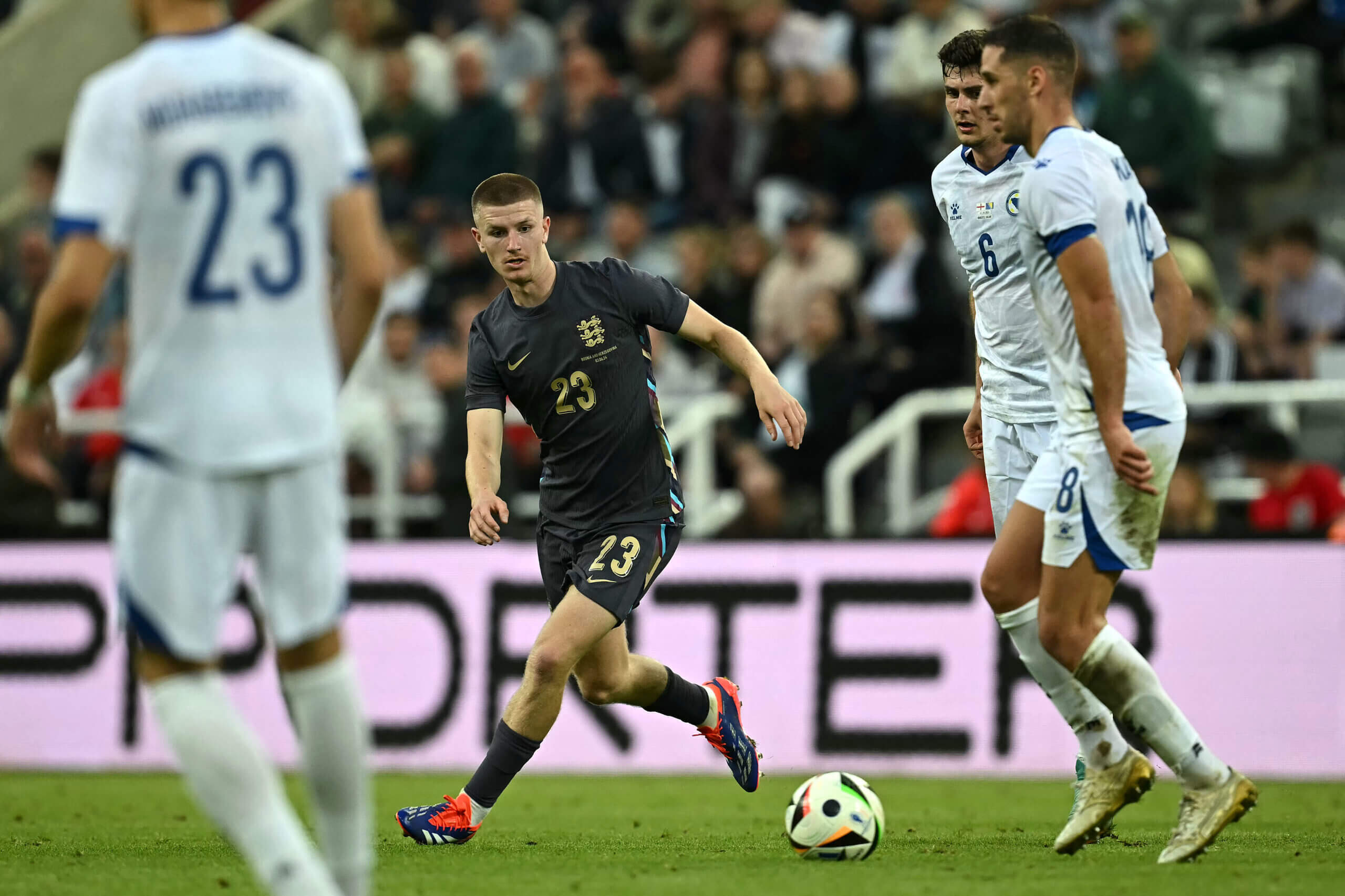 包含世预赛拉脱维亚VS阿尔巴尼亚前瞻预测两队历史交锋均战平的词条