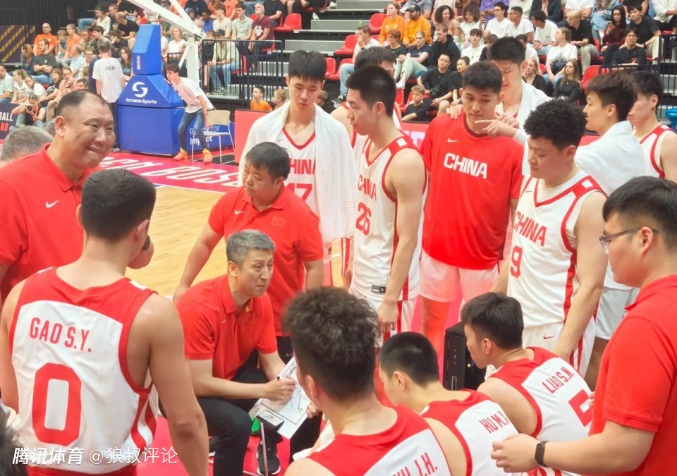 中国男篮集训队结束欧洲拉练曾凡博日前回队报到的简单介绍