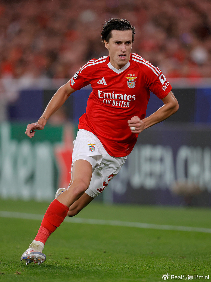 22岁卡雷拉斯身价左后卫第3暴涨至5000万欧的简单介绍