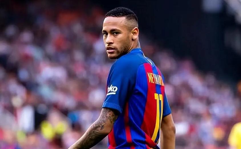 关于内马尔不满记者提问对体能问题感到烦躁的信息