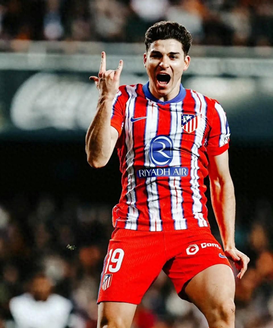 包含曝巴萨有意阿尔瓦雷斯但球员将留队马竞也无意出售球员的词条  第1张