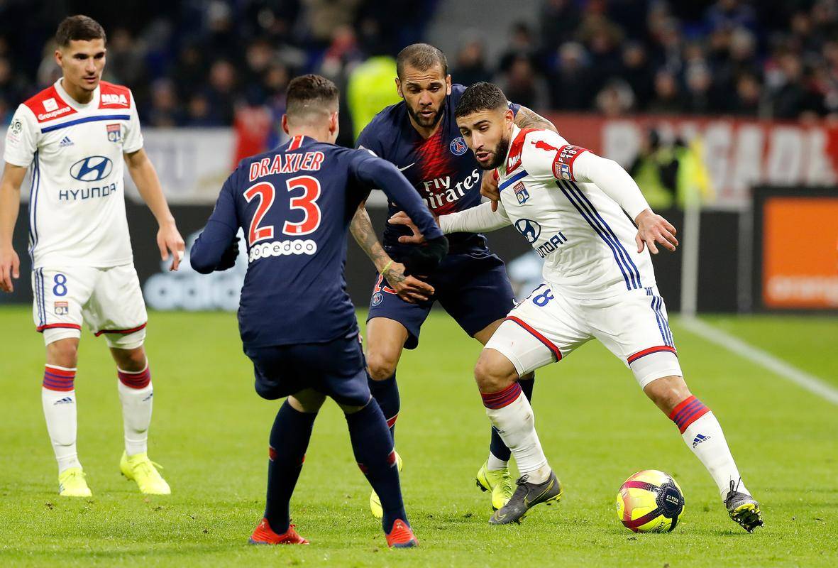 包含欧联杯里昂VS巴塞尔比分预测里昂找回信心的词条  第1张