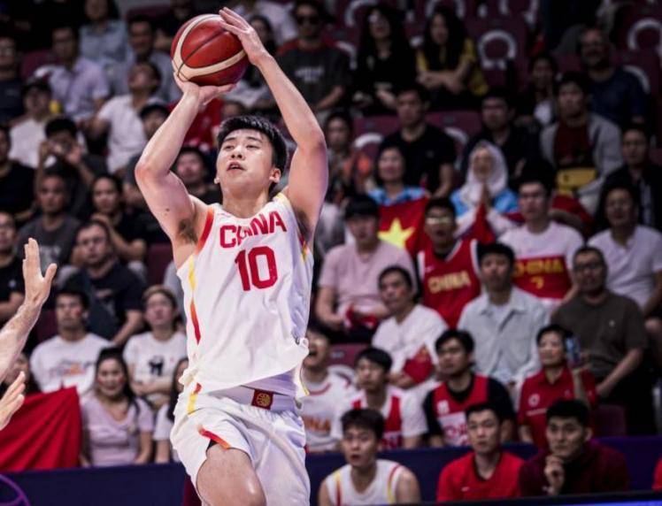 包含中国男篮1/4决赛力克韩国时隔10年中国男篮晋级亚洲杯四强的词条  第1张