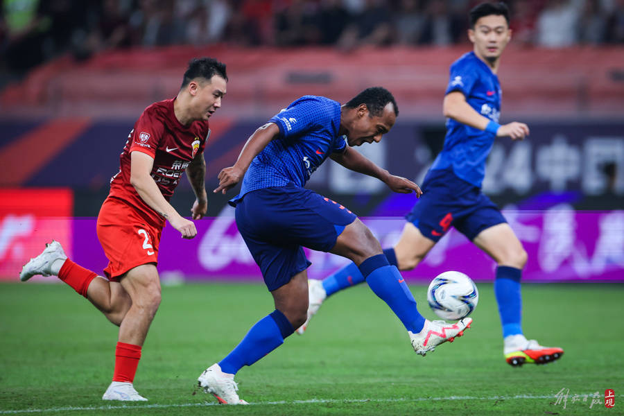 足协杯1/8决赛上海海港2-3上海申花路易斯帽子戏法吴曦助攻戴帽的简单介绍  第1张