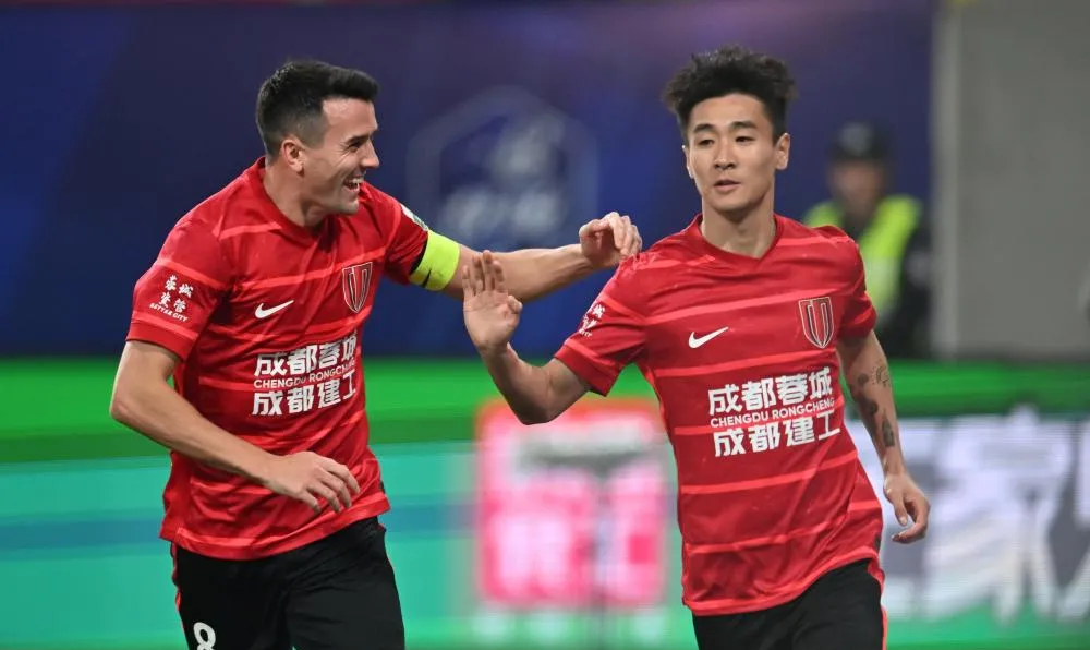 成都蓉城将战上海海港两队目前都紧咬榜首的简单介绍  第1张