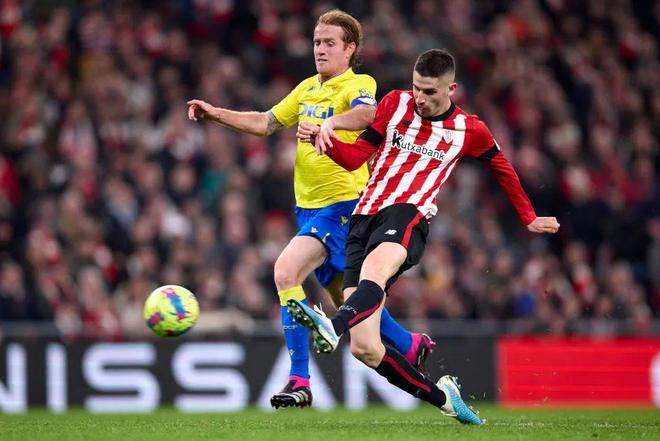 包含尤文图斯关注布莱顿中场奥赖利转会市场再掀波澜的词条