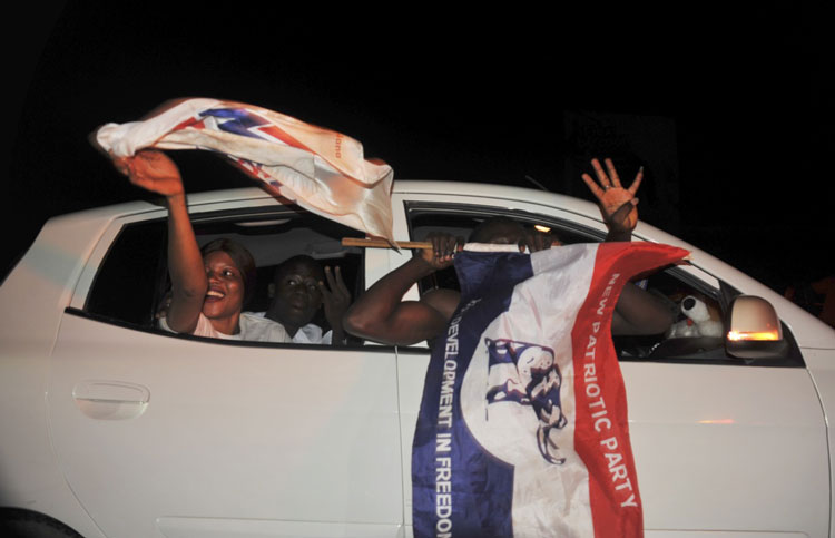 包含加纳甲：黄金勇士VS阿克拉狮子队的词条  第1张