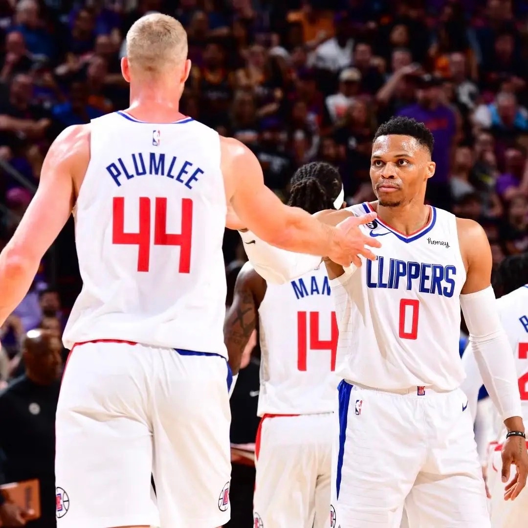 关于ESPN：卡瓦尼伤愈恢复训练有望出战末轮小组赛的信息