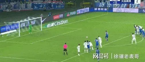 包含英联杯第三轮抽签结果豪门对决悬念拉满的词条