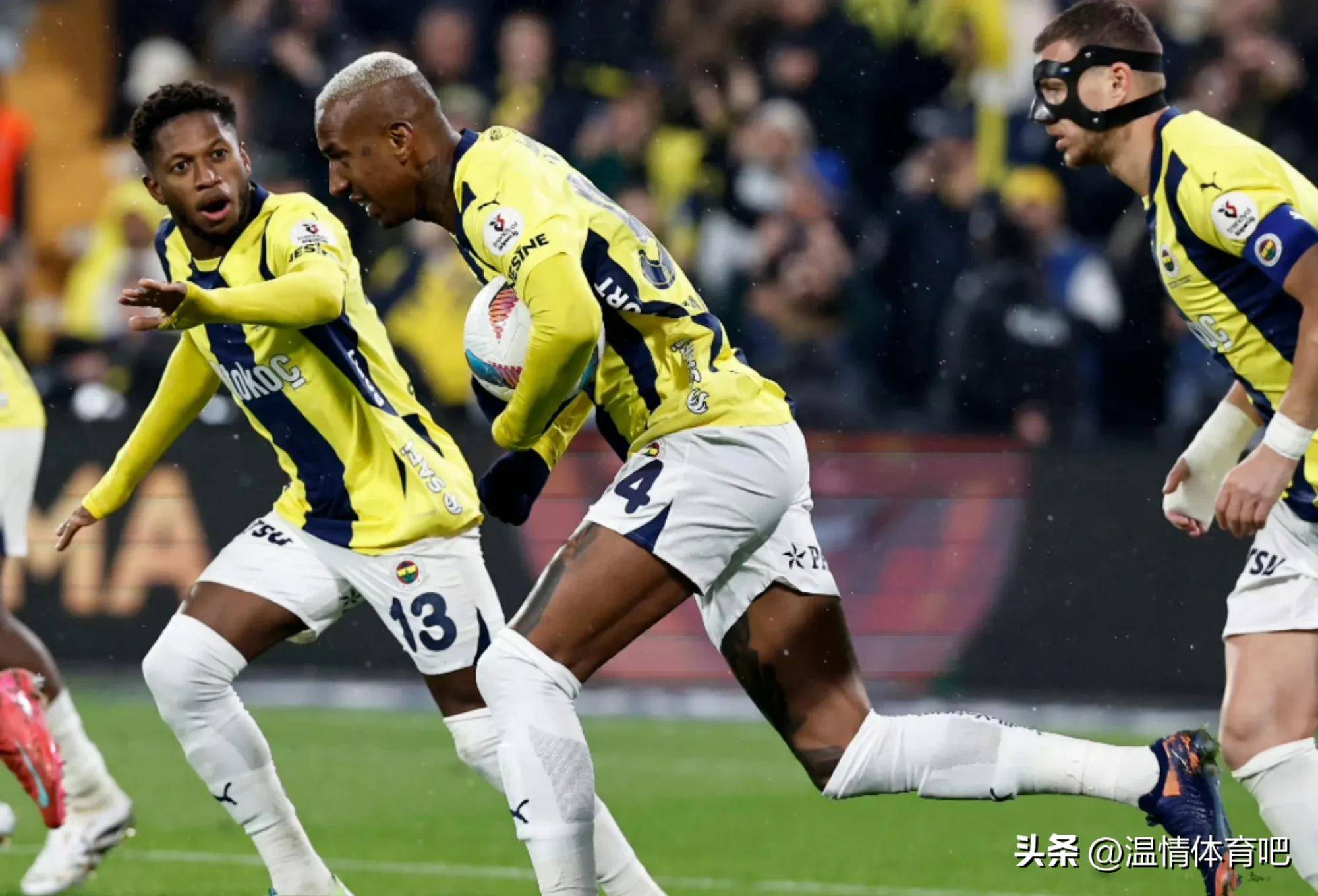 欧冠足球推荐：本菲卡VS费内巴切前瞻穆帅争夺欧冠资格的简单介绍  第1张