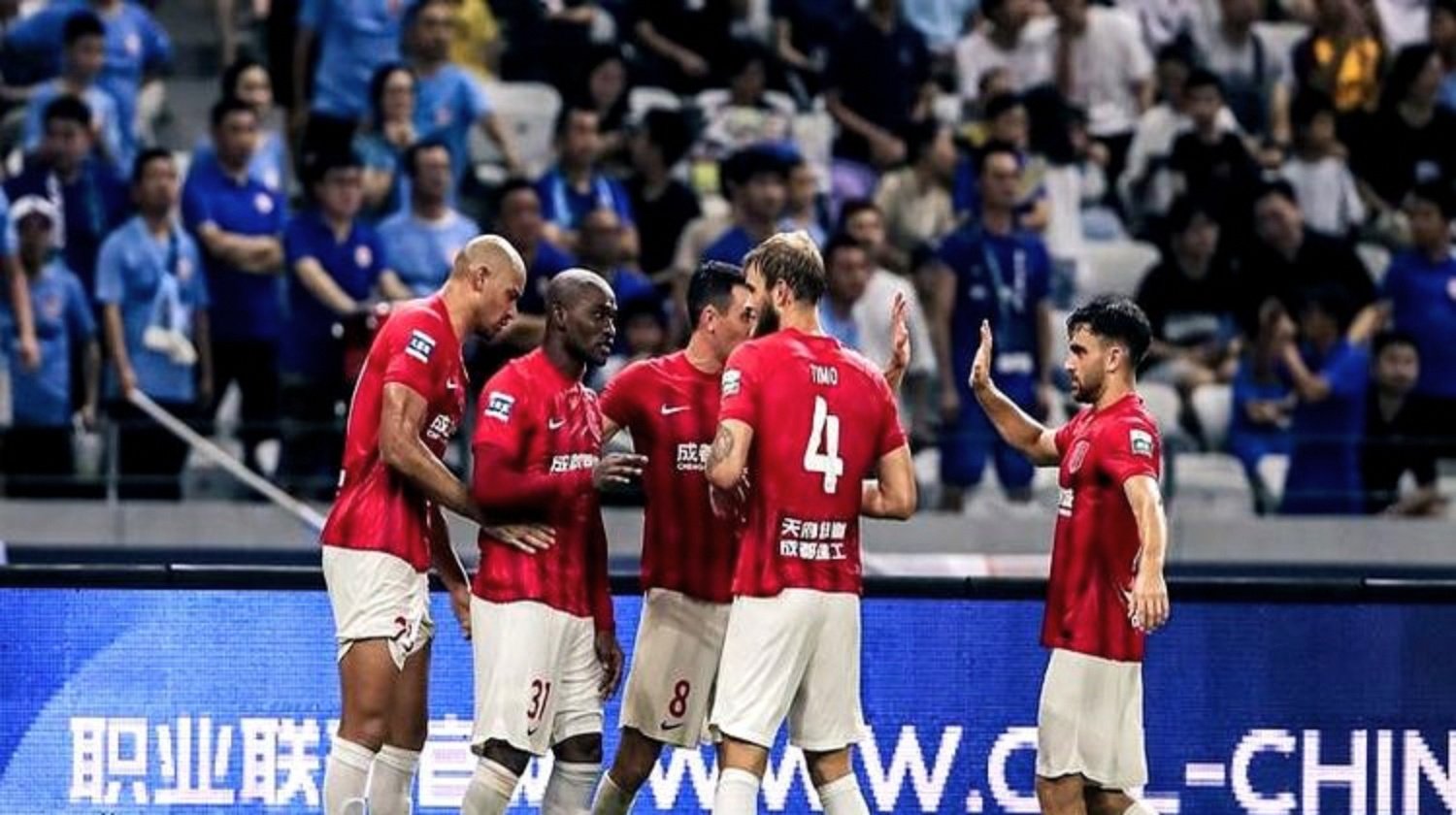 中国球迷遭日本球迷袭击致骨折发生在亚冠精英赛期间的简单介绍  第1张