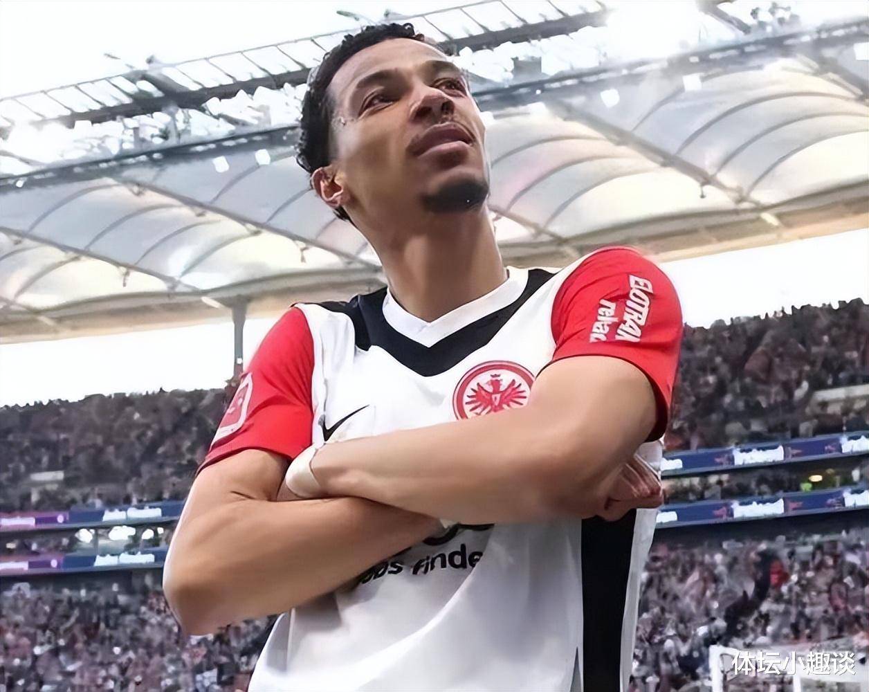 伊萨克首次接受利物浦采访表示想要实现目标和主要奖杯的简单介绍  第2张