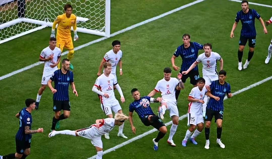 TA:世俱杯会想念阿根廷球迷阿根廷球队悉数出局的简单介绍 第1张 TA:世俱杯会想念阿根廷球迷阿根廷球队悉数出局的简单介绍 第1张