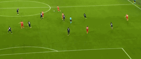 包含友谊赛拜仁2-1草蜢卡尔、阿萨雷破门迪亚斯失单刀的词条