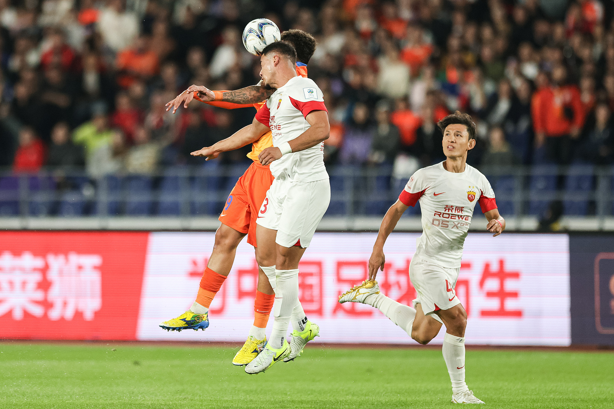 关于山东泰山将迎战上海海港他们绝对是任何争冠对手的“拦路虎”的信息