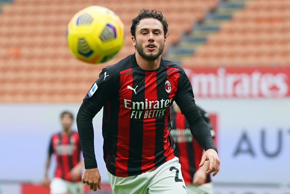 水晶宫有意佳夫球员是AC米兰主力的简单介绍  第2张