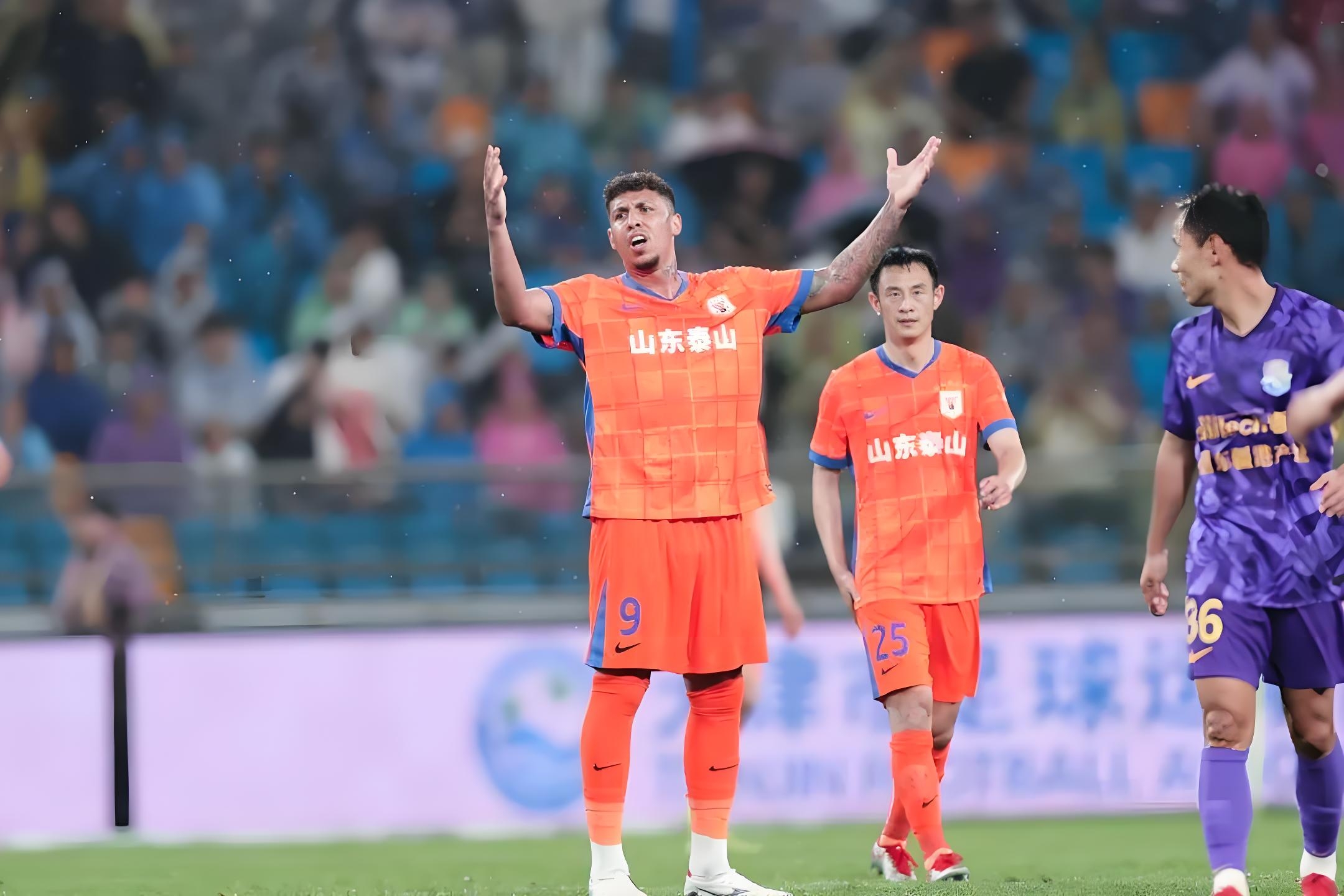 泰山众将欣慰从0比1到3比1泰山逆转海港的简单介绍  第1张