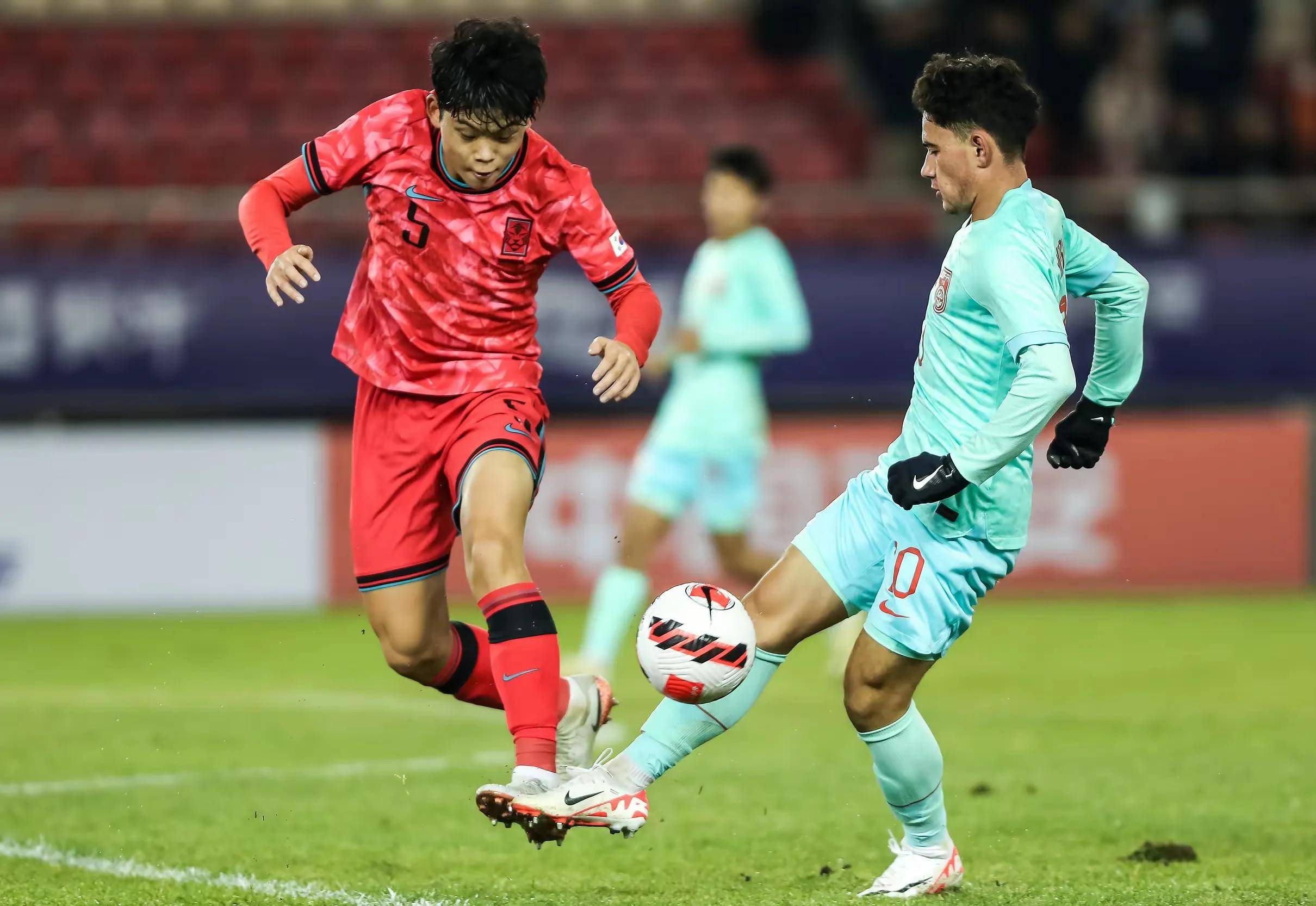 包含U16国少与沙特U16比赛人气高涨现场观众超一万人的词条  第1张