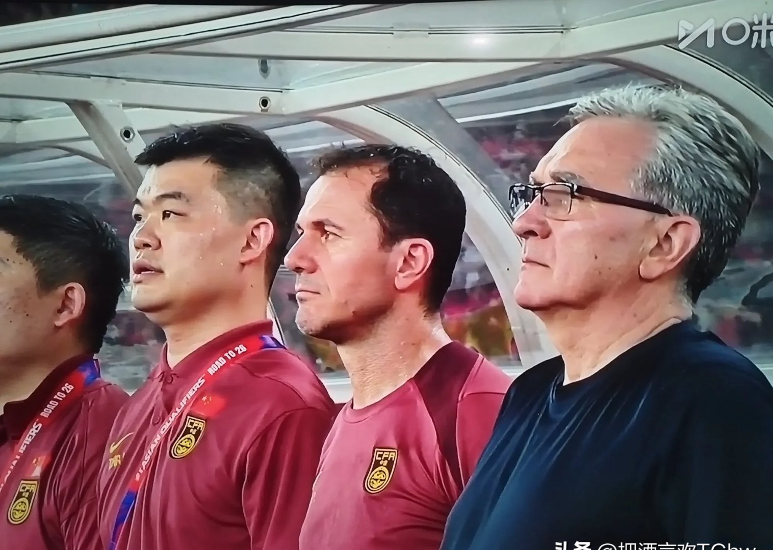 包含伊万否认批评中国足协和球员与足协的合同自动终止的词条